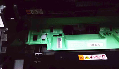 Драм-юнит Brother DR-1075 установлен в принтер
